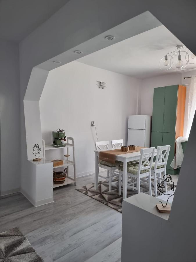 Clau Home Hunedoara Exteriör bild