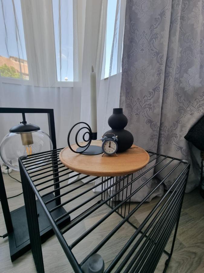 Clau Home Hunedoara Exteriör bild