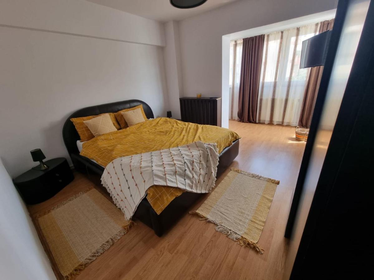 Clau Home Hunedoara Exteriör bild
