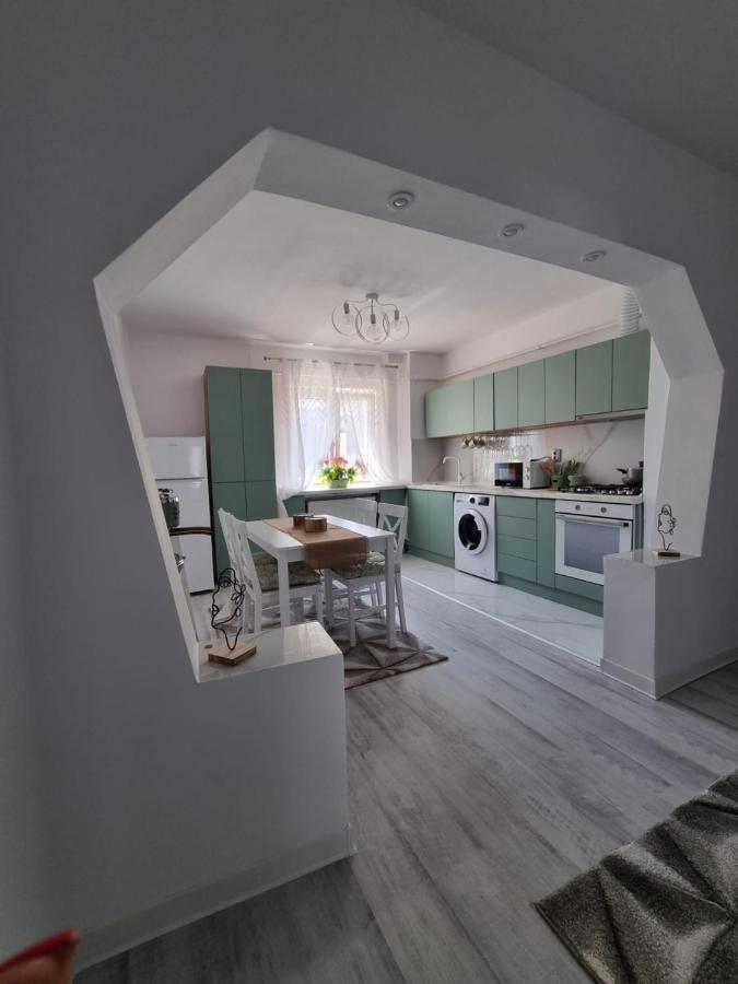 Clau Home Hunedoara Exteriör bild